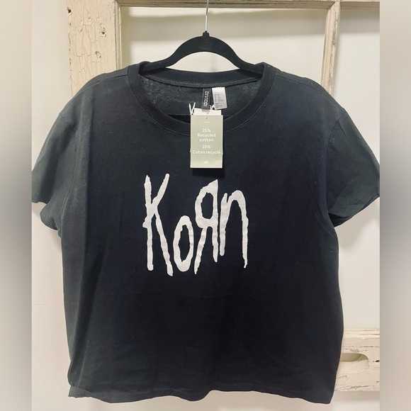 H&M Tops - NWT Black Korn Tee